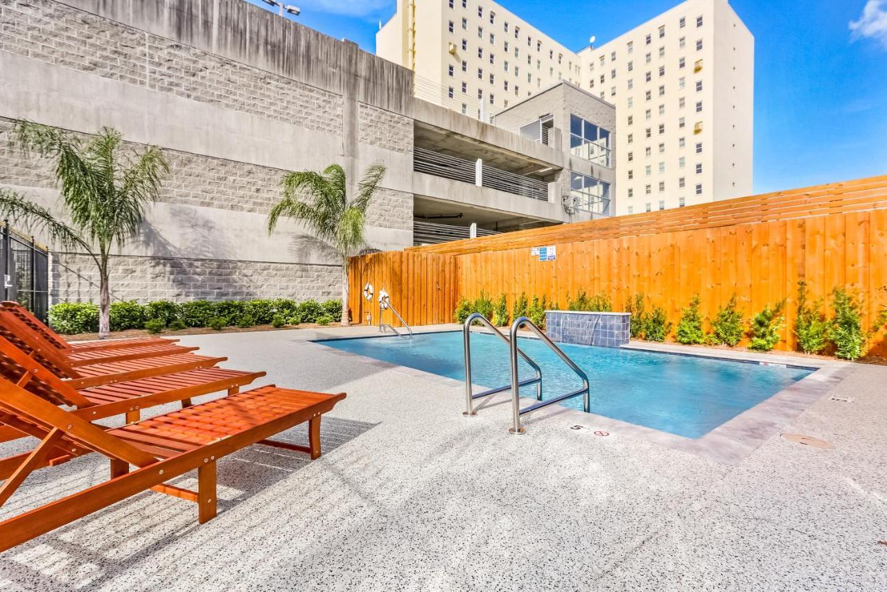 Hosteeva Amazing 4 Bedroom Modern Condo With Balcony Near Frnch Quarter Новый Орлеан Экстерьер фото